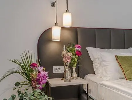 Ghisi Apartment