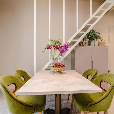 Ghisi Apartment *